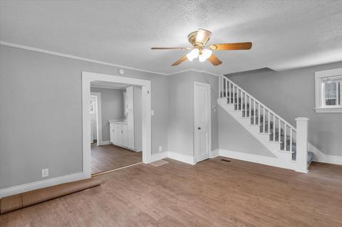 326 Carr St, Jackson, MI 49201 photo 5