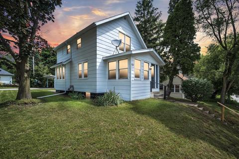 504 E Mcdevitt Ave, Jackson, MI 49203 photo 1