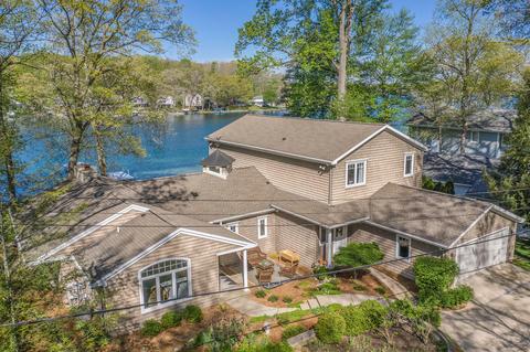 540 E Gull Lake Dr, Augusta, MI 49012 photo 1
