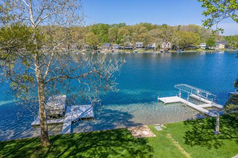 540 E Gull Lake Dr, Augusta, MI 49012 photo 2