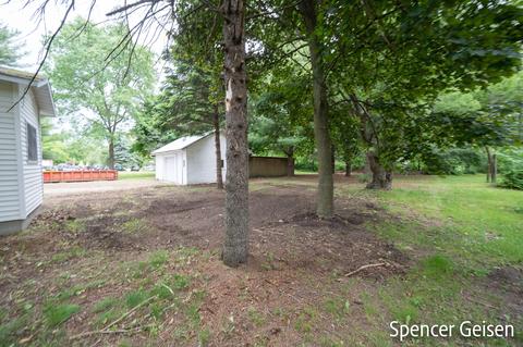 754 N Bridge St, Belding, MI 48809 photo 35