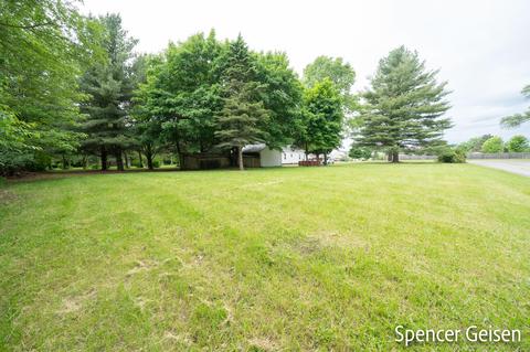754 N Bridge St, Belding, MI 48809 photo 38