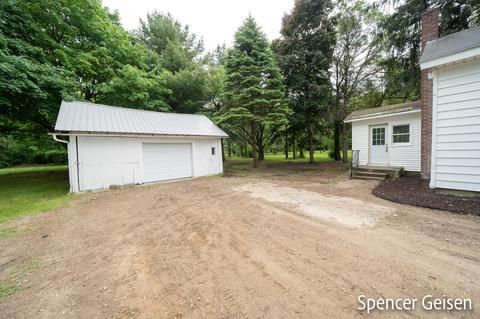 754 N Bridge St, Belding, MI 48809 photo 31