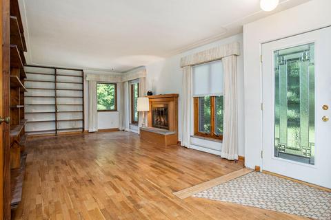 1000 E Augusta Dr, Augusta, MI 49012 photo 2