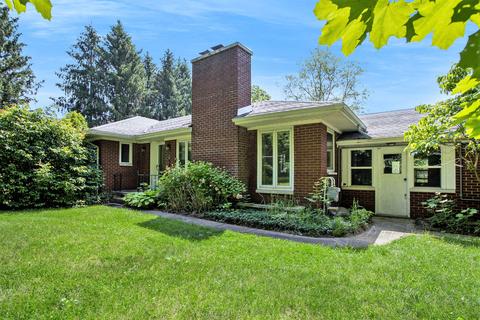 1000 E Augusta Dr, Augusta, MI 49012 photo 1