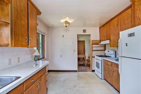 1000 E Augusta Dr, Augusta, MI 49012 photo 5