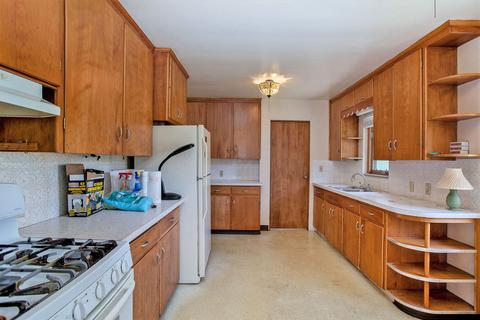 1000 E Augusta Dr, Augusta, MI 49012 photo 4