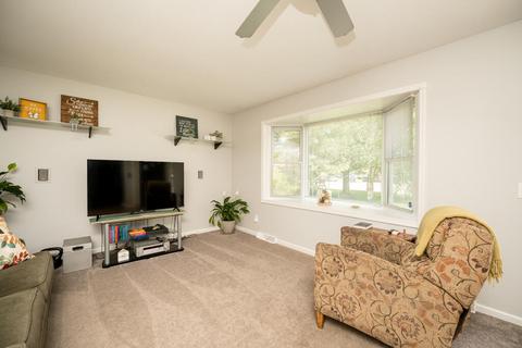 332 12th St, Plainwell, MI 49080 photo 6