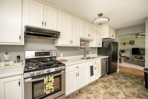 332 12th St, Plainwell, MI 49080 photo 4