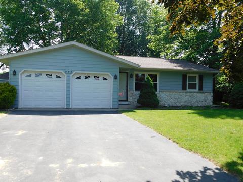 56849 Bow Dr, Three Rivers, MI 49093 photo 1