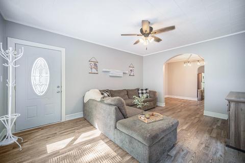 304 Hague Ave, Jackson, MI 49203 photo 5