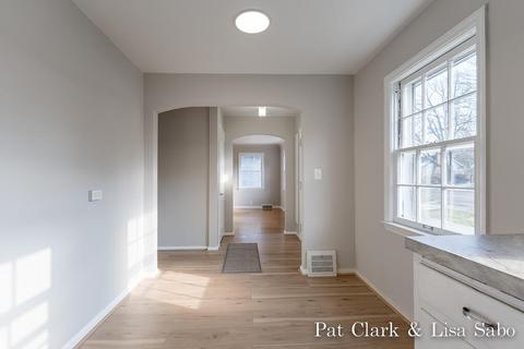 515 Exchange St, Spring Lake, MI 49456 photo 3