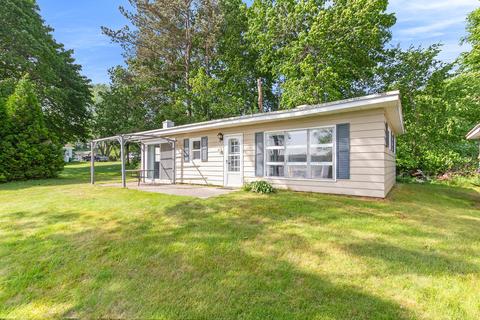 474 Newaygo Dr, White Cloud, MI 49349 photo 1
