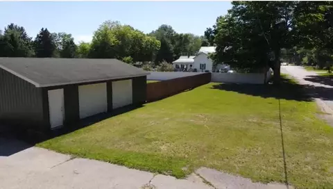 951 Lynn St, Sumner, MI 48889 photo 18