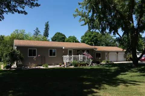 951 Lynn St, Sumner, MI 48889 photo 3