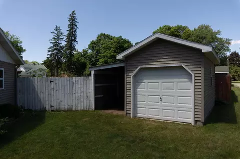 951 Lynn St, Sumner, MI 48889 photo 19