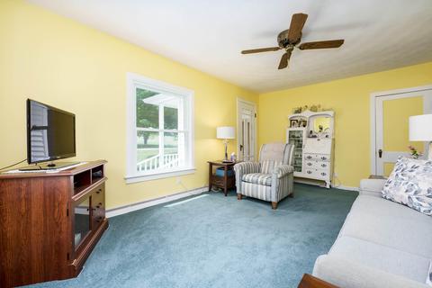 923 N 10th St, Plainwell, MI 49080 photo 4