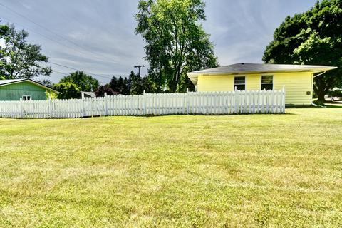 416 Crescent Dr, Edmore, MI 48829 photo 72