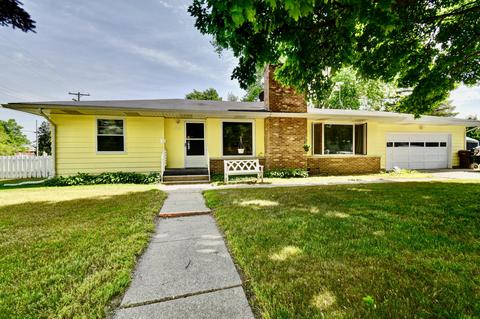 416 Crescent Dr, Edmore, MI 48829 photo 1