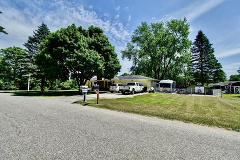 416 Crescent Dr, Edmore, MI 48829 photo 65