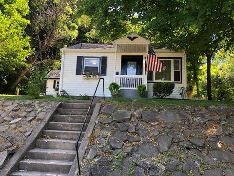 611 Harris St, Jackson, MI 49201 photo 2