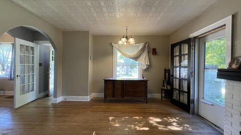614 Union St, Jackson, MI 49203 photo 2