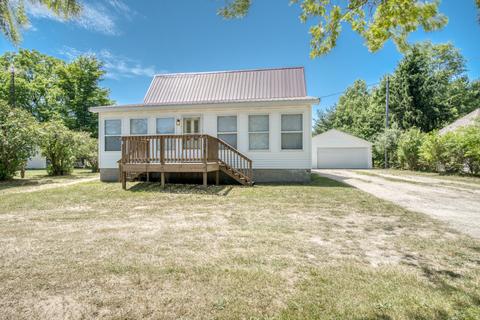 205 N North St, White Cloud, MI 49349 photo 8