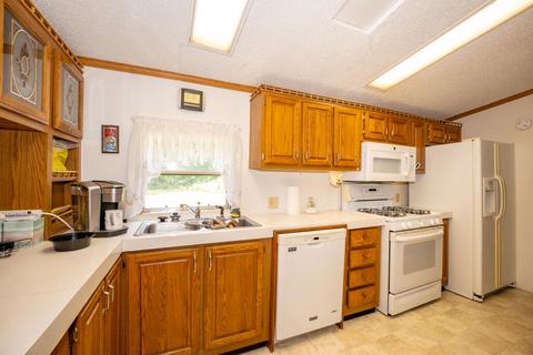 6313 Britten Dr, Plainwell, MI 49080 photo 9