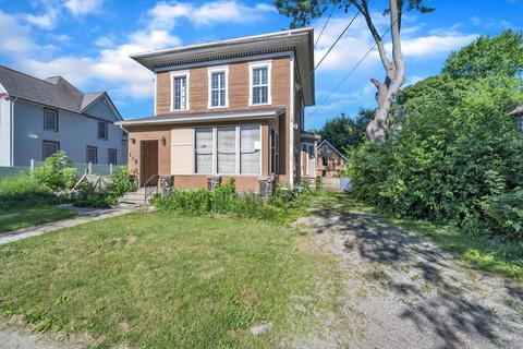118 Bates St, Jackson, MI 49202 photo 1