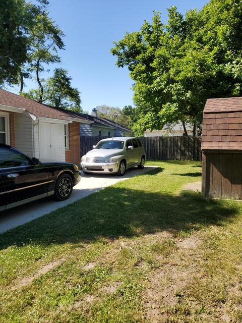 1102 Maple St, Albion, MI 49224 photo 2