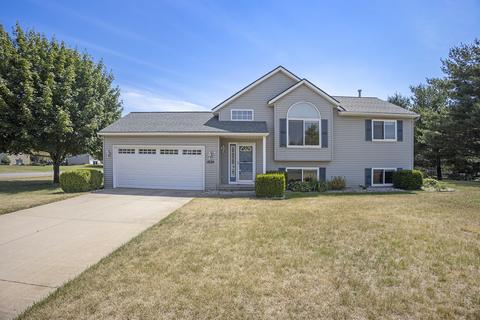 1824 Sunset Dr, Dorr, MI 49323 photo 1