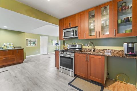 1321 N Waterloo Ave, Jackson, MI 49202 photo 3