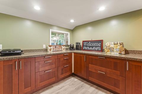 1321 N Waterloo Ave, Jackson, MI 49202 photo 4