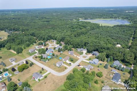 811 Thompson Ct, Belding, MI 48809 photo 54