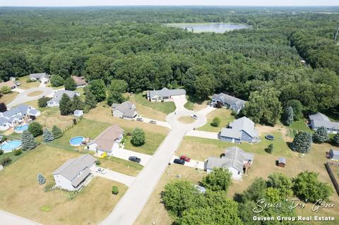 811 Thompson Ct, Belding, MI 48809 photo 49