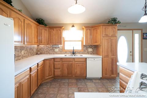 811 Thompson Ct, Belding, MI 48809 photo 15