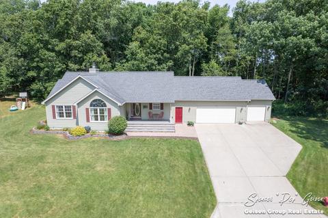 811 Thompson Ct, Belding, MI 48809 photo 1