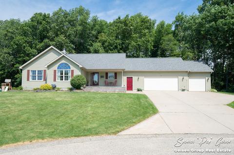 811 Thompson Ct, Belding, MI 48809 photo 4