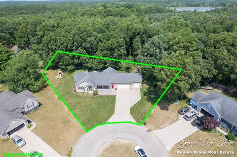 811 Thompson Ct, Belding, MI 48809 photo 3