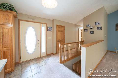 811 Thompson Ct, Belding, MI 48809 photo 6