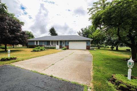 58225 Circle Dr, Three Rivers, MI 49093 photo 2