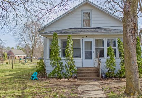 901 Evanston Dr, Jackson, MI 49202 photo 1
