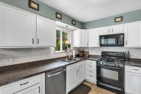 202 E Perry St, Durand, MI 48429 photo 11