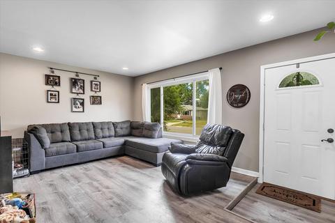 202 E Perry St, Durand, MI 48429 photo 7