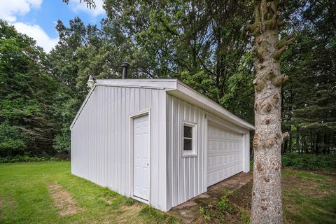7408 S Jackson Rd, Jackson, MI 49201 photo 3
