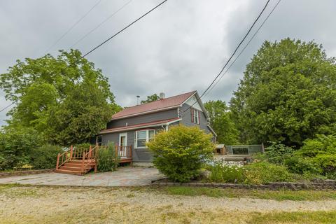 550 S Waldron, Crystal, MI 48818
