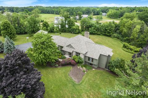 545 Saddlebrook Dr NE, Ada, MI 49301 photo 1