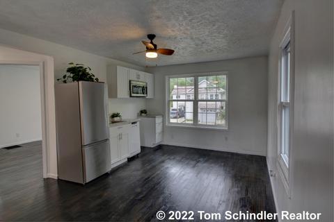 200 Forest Ct, Jackson, MI 49203 photo 3