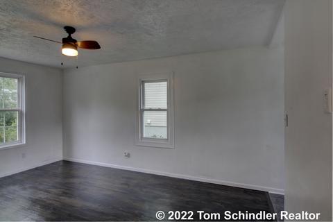 200 Forest Ct, Jackson, MI 49203 photo 5