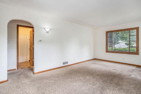 315 Richfield Ave, Springfield, MI 49037 photo 10